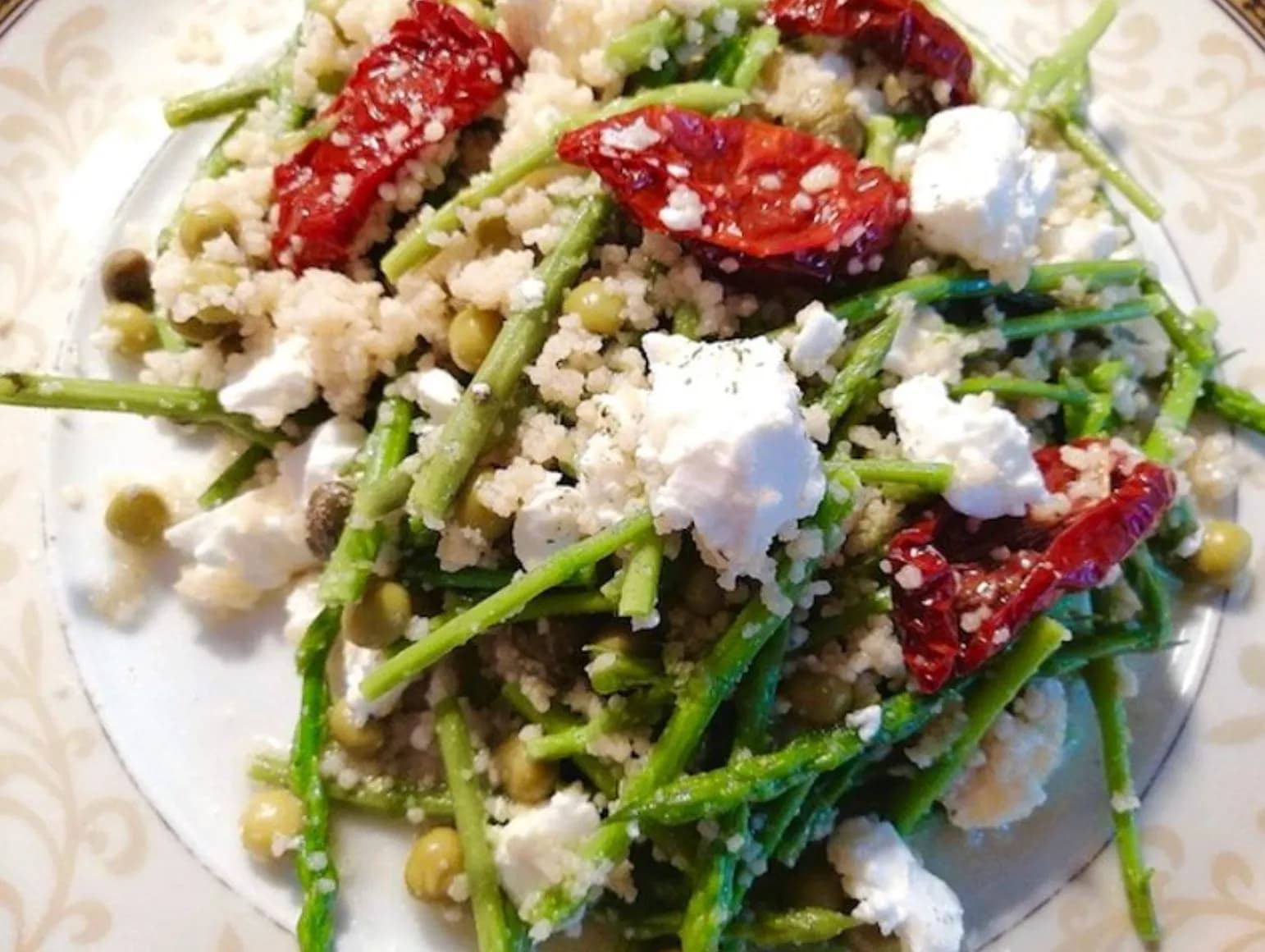 Salata od bulgura i šparoga